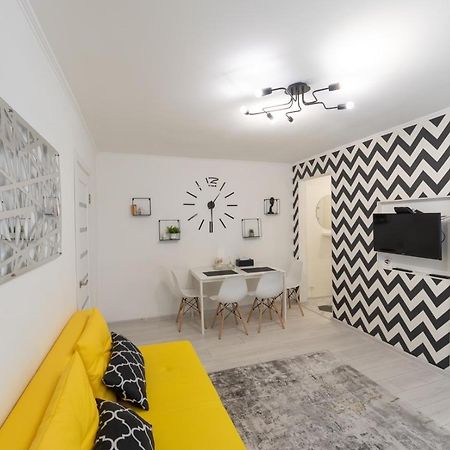Flat 24 On Lesi Ukrainki 12 With 1 Bedroom Kiev Eksteriør bilde
