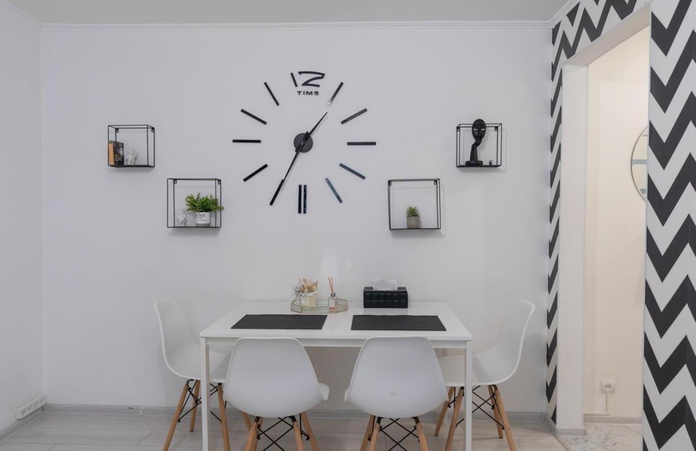 Flat 24 On Lesi Ukrainki 12 With 1 Bedroom Kiev Eksteriør bilde