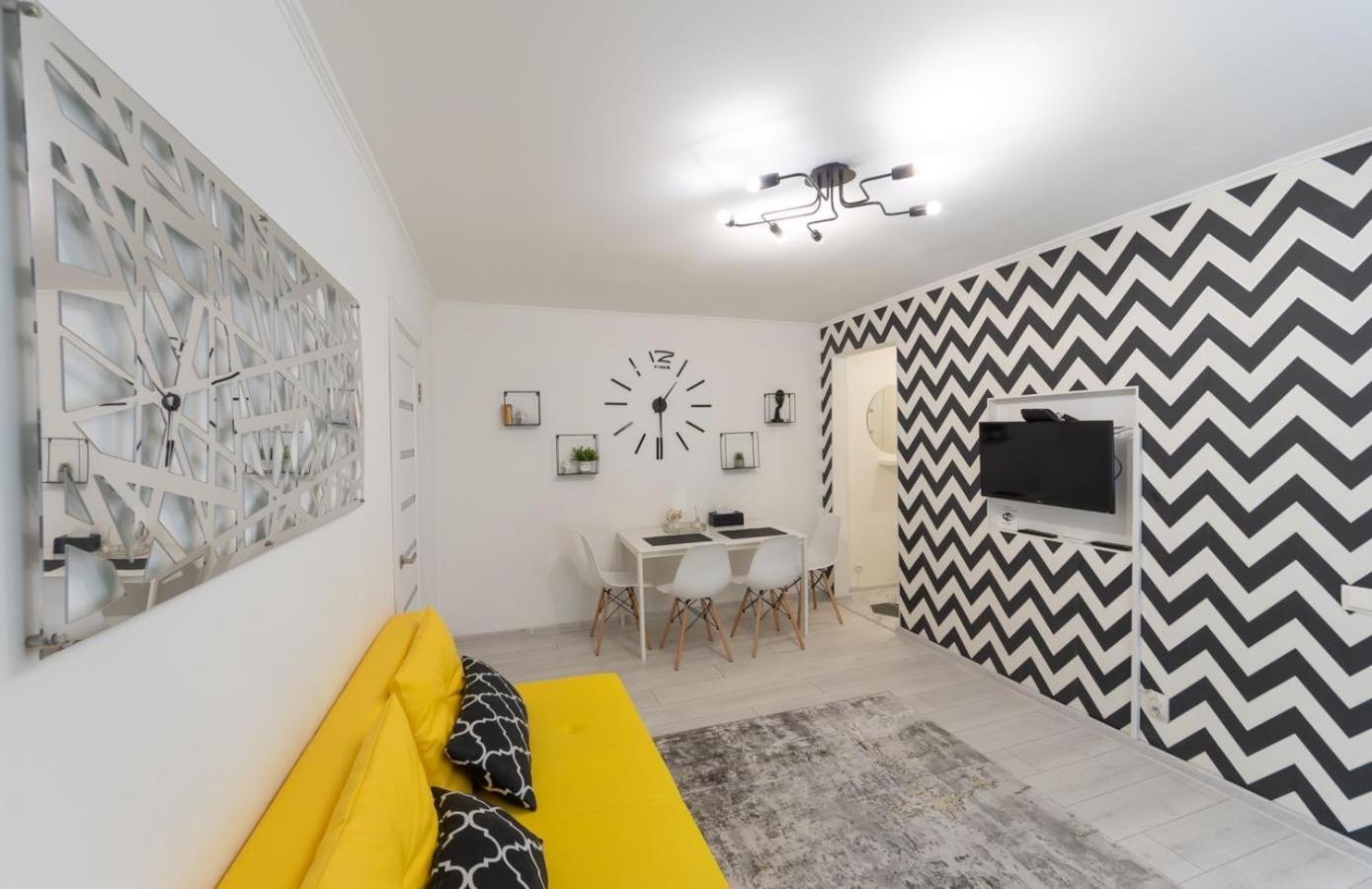Flat 24 On Lesi Ukrainki 12 With 1 Bedroom Kiev Eksteriør bilde