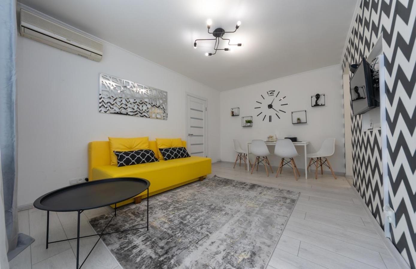 Flat 24 On Lesi Ukrainki 12 With 1 Bedroom Kiev Eksteriør bilde